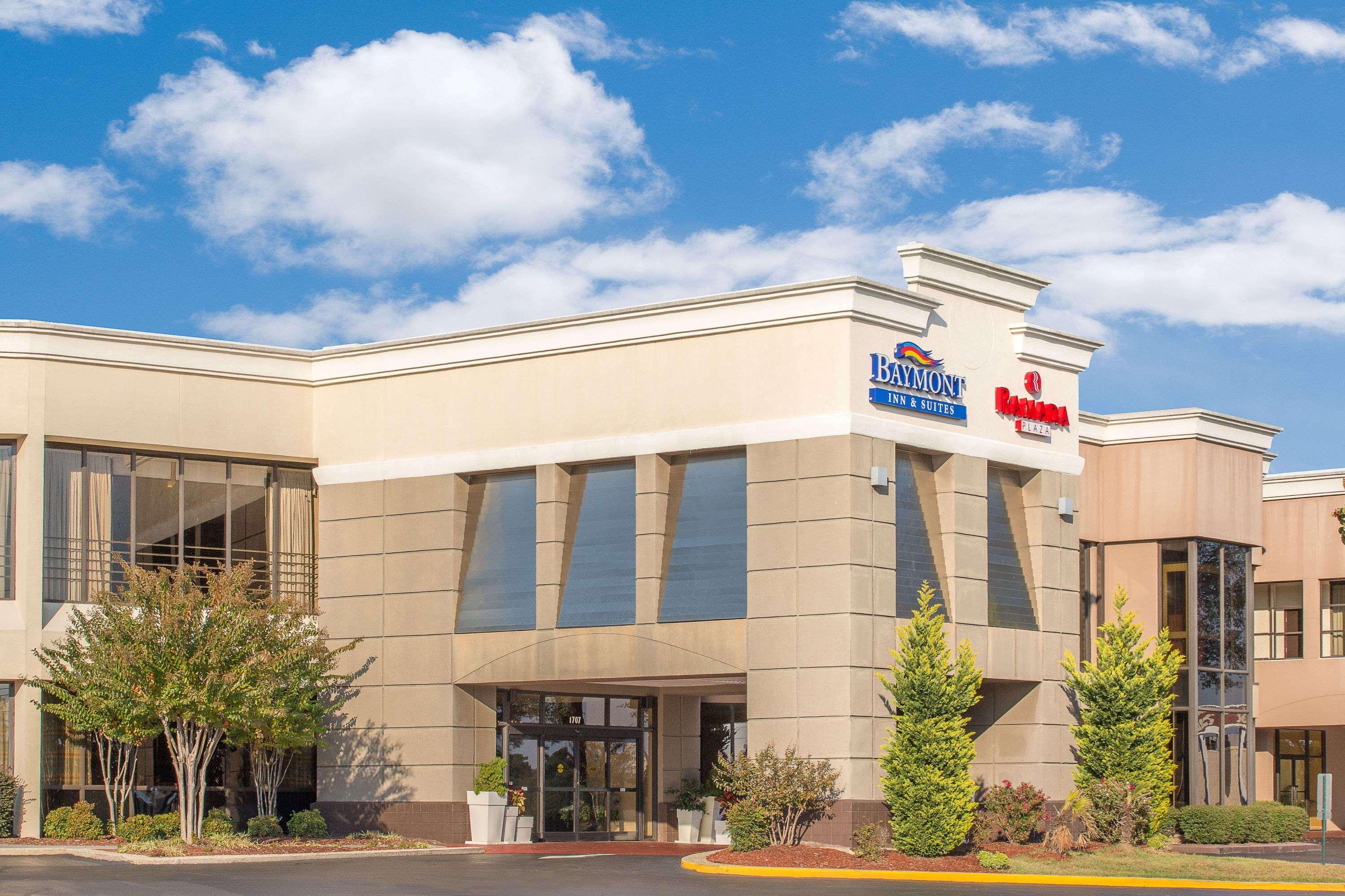 Ramada Plaza By Wyndham Fayetteville Fort Bragg Area Exterior photo